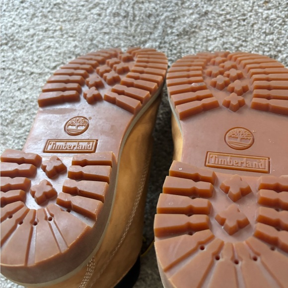 Timberland Boots - Size 7 - Like new condition! - Picture 4 of 5